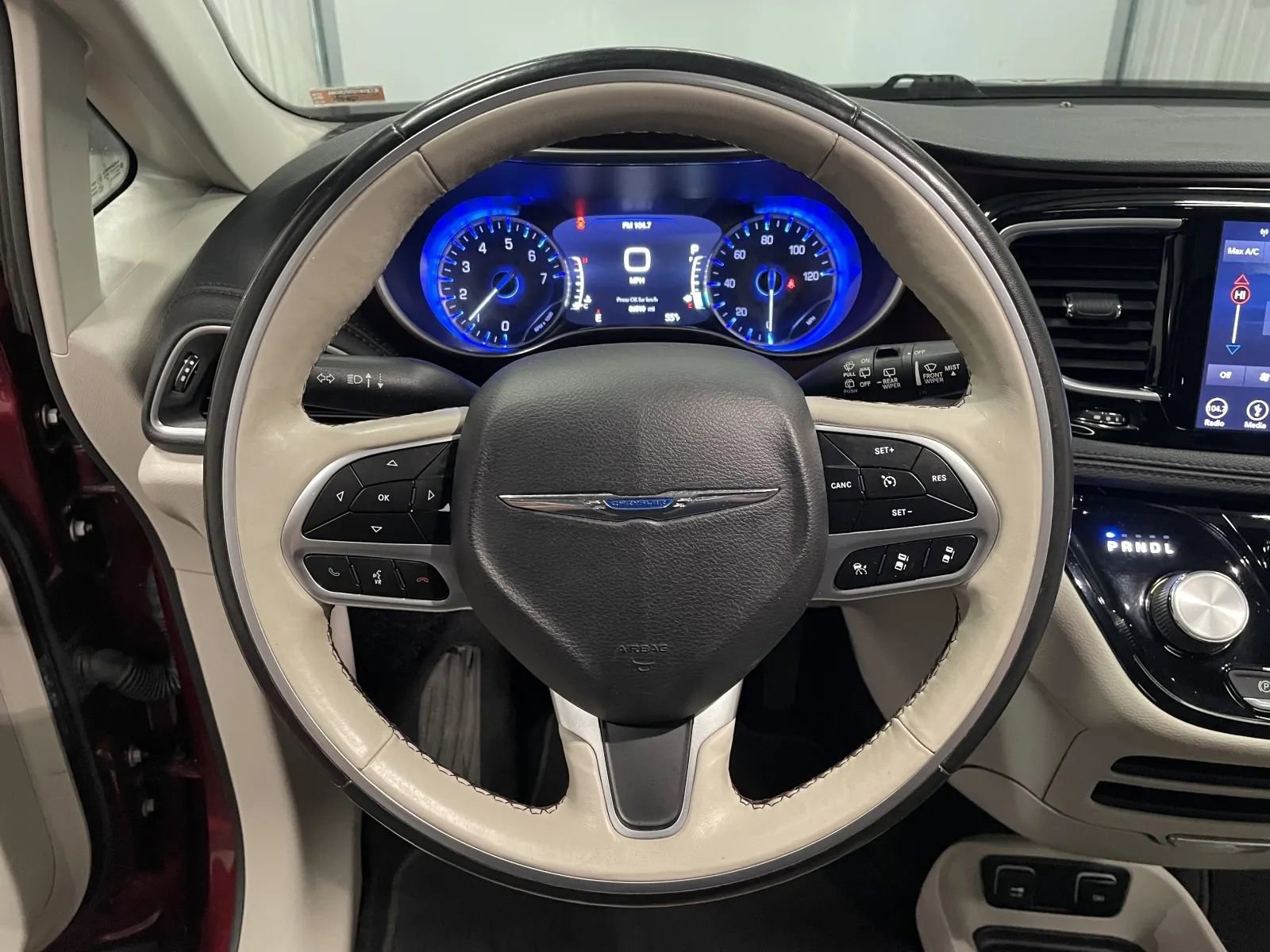 Used 2019 Chrysler Pacifica Limited w/ Tire & Wheel Group image 20