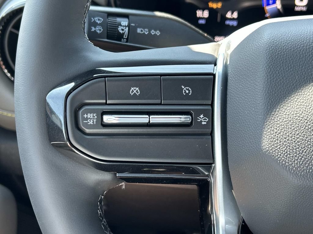 New 2026 Chevrolet Colorado ZR2 w/ Technology Package AWD/4WD image 29