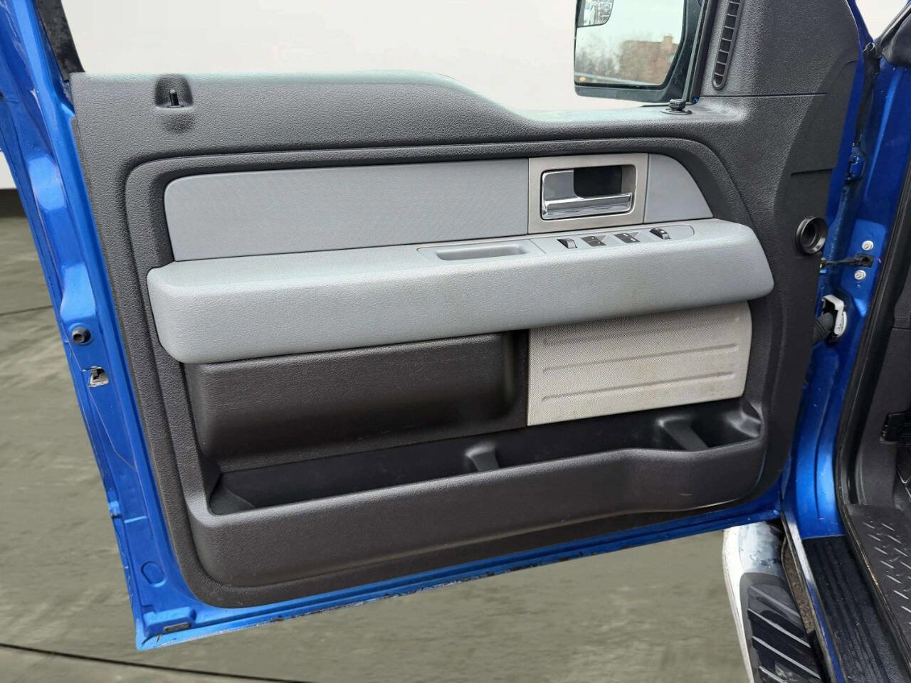 Used 2011 Ford F150 STX w/ STX Decor Pkg image 14