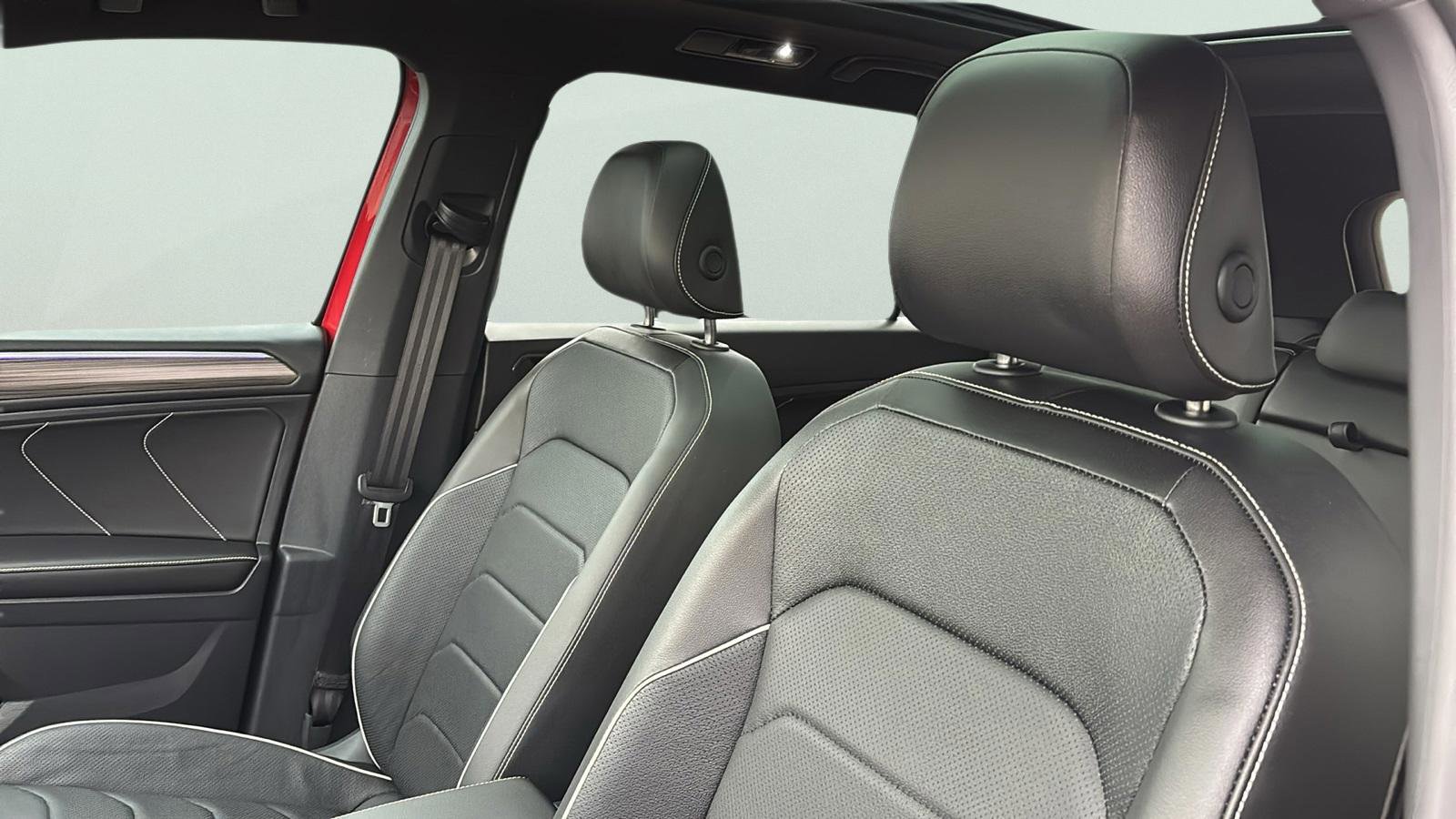 Used 2024 Volkswagen Tiguan SEL R-Line image 25