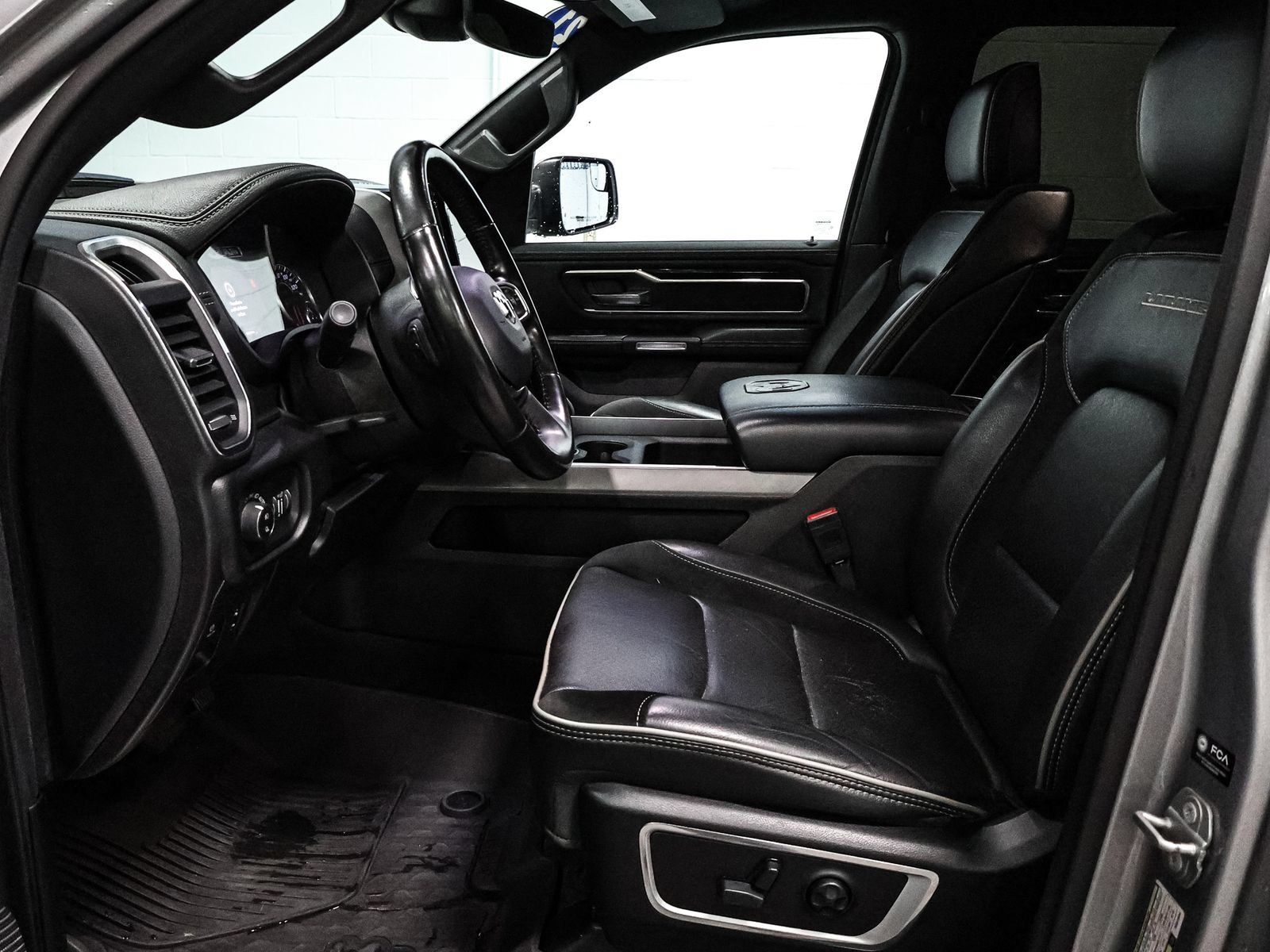 Used 2021 RAM 1500 Laramie w/ Sport Appearance Package AWD/4WD image 25