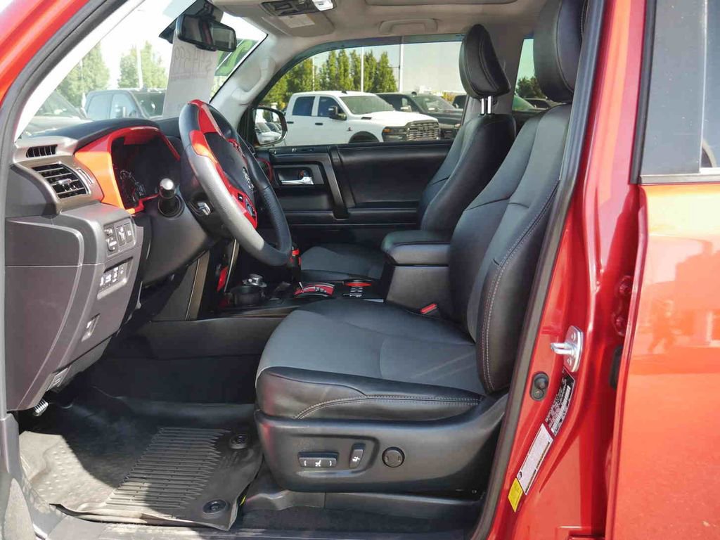 Used 2022 Toyota 4Runner SR5 Premium image 32