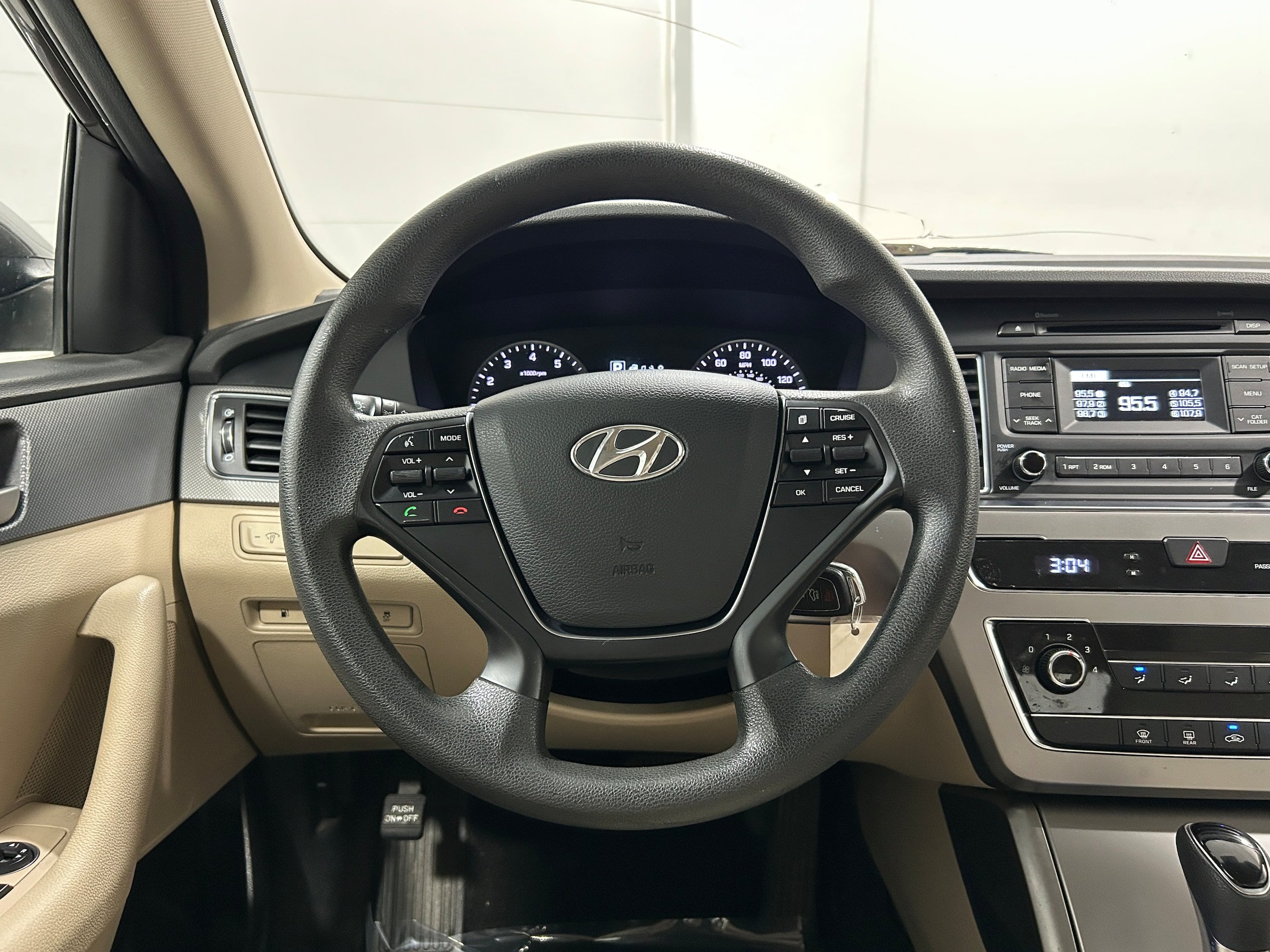 Used 2017 Hyundai Sonata SE FWD image 12