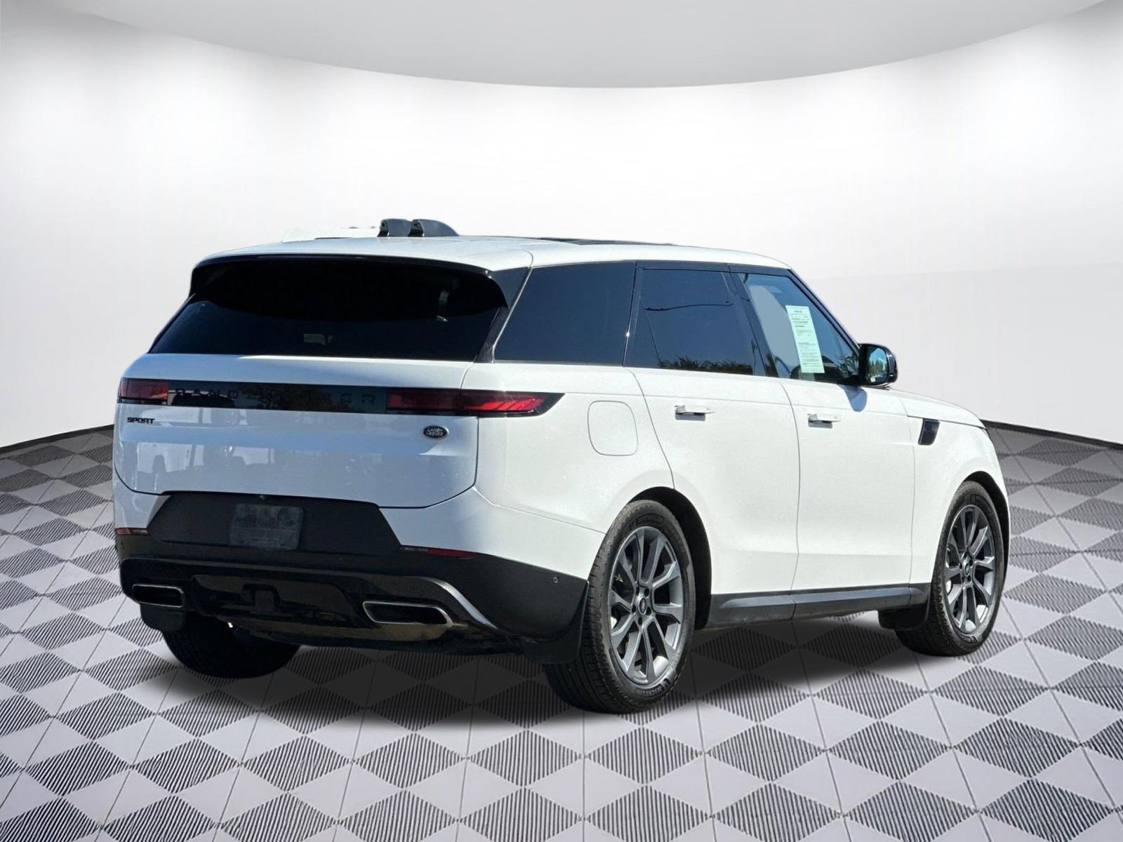 Used 2023 Land Rover Range Rover Sport SE AWD/4WD image 8