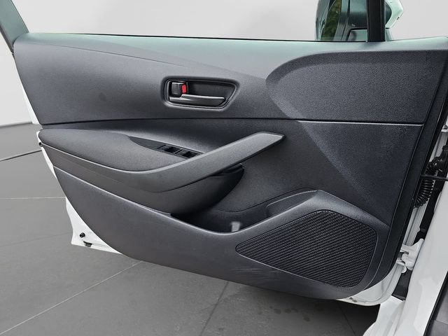 Used 2026 Toyota Corolla LE FWD image 23