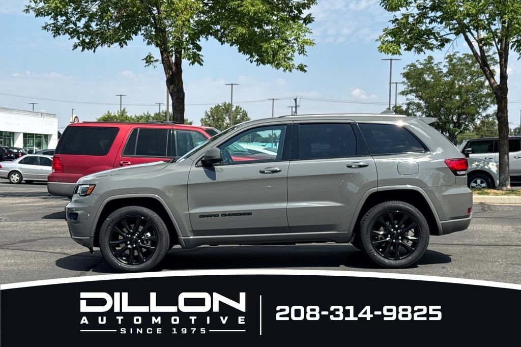 Used 2021 Jeep Grand Cherokee Laredo X AWD/4WD image 7