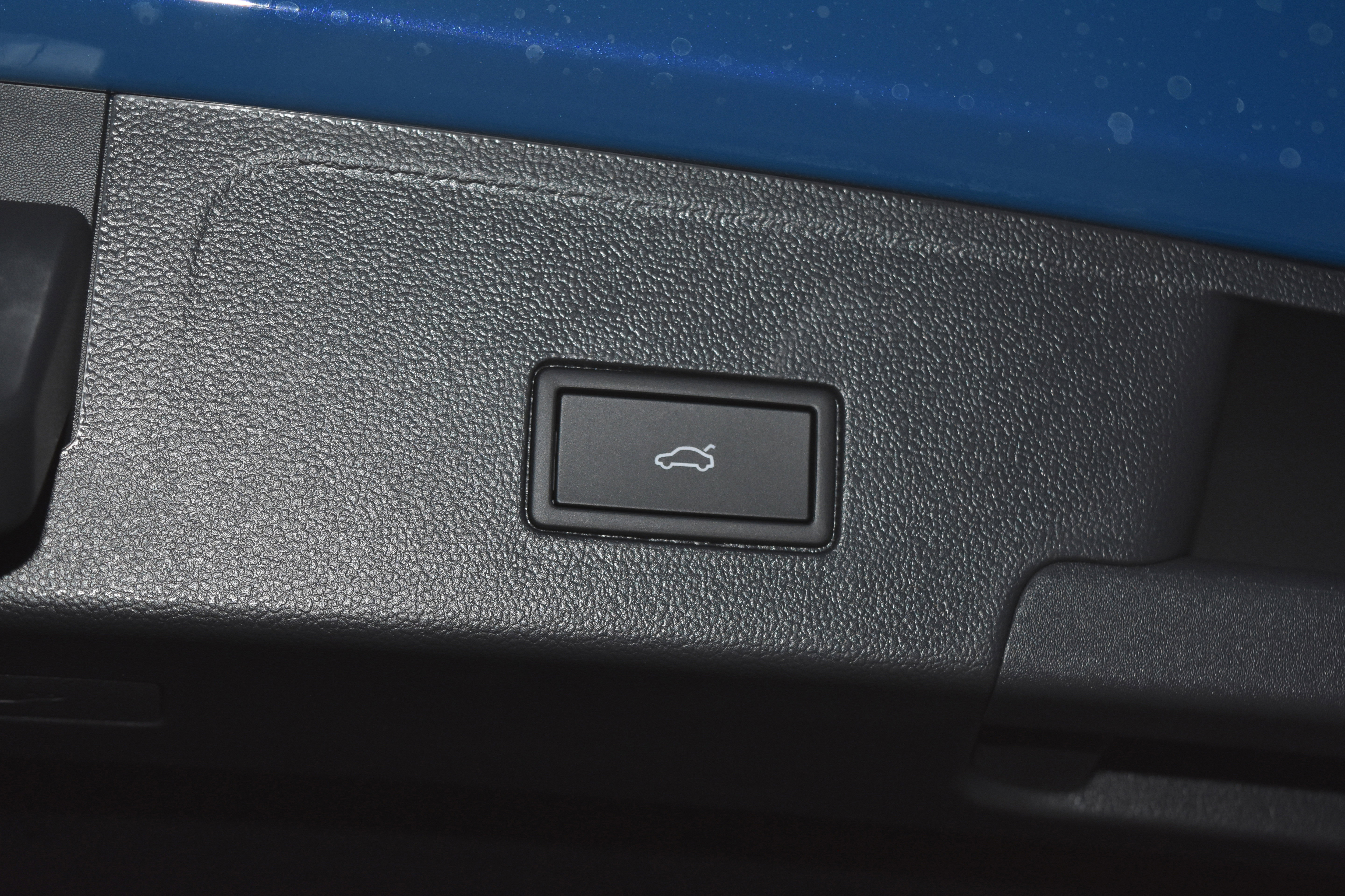 New 2025 Volkswagen Atlas Cross Sport SE image 25