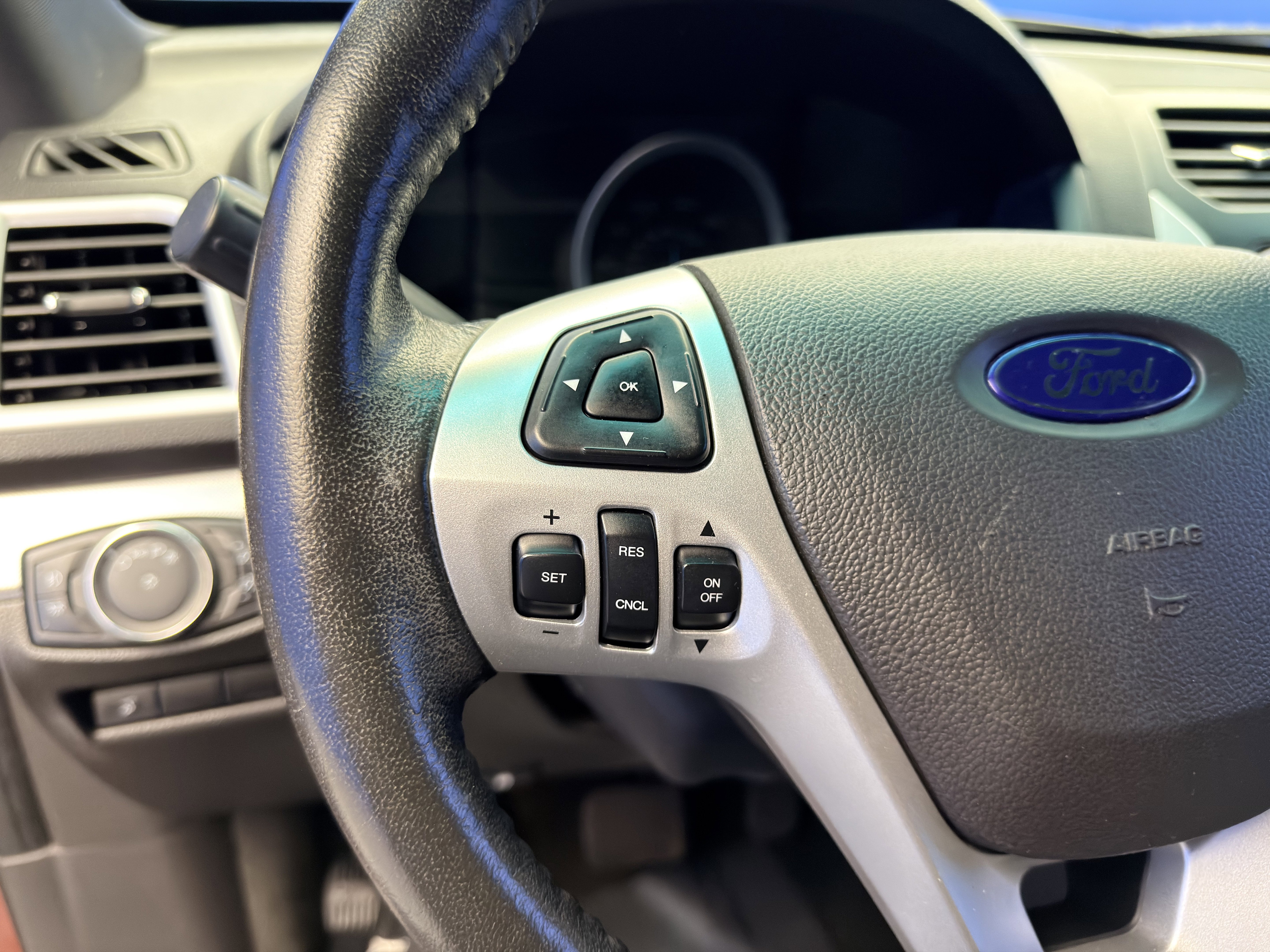 Used 2014 Ford Explorer XLT w/ Equipment Group 202A image 16