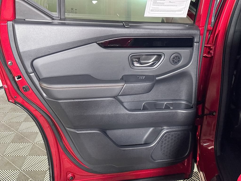 Certified 2025 Honda Pilot TrailSport image 20