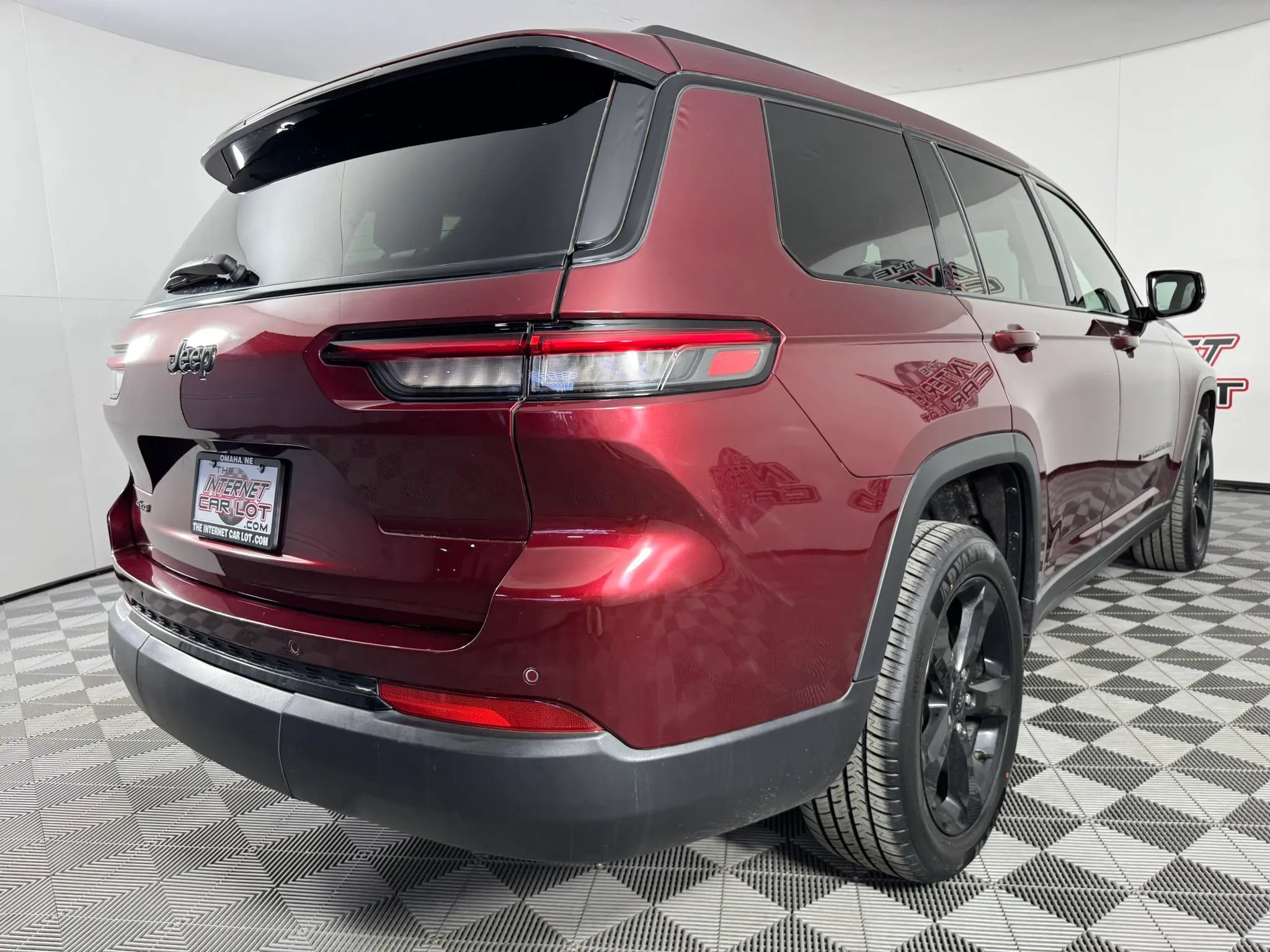 Used 2023 Jeep Grand Cherokee L Laredo AWD/4WD image 29
