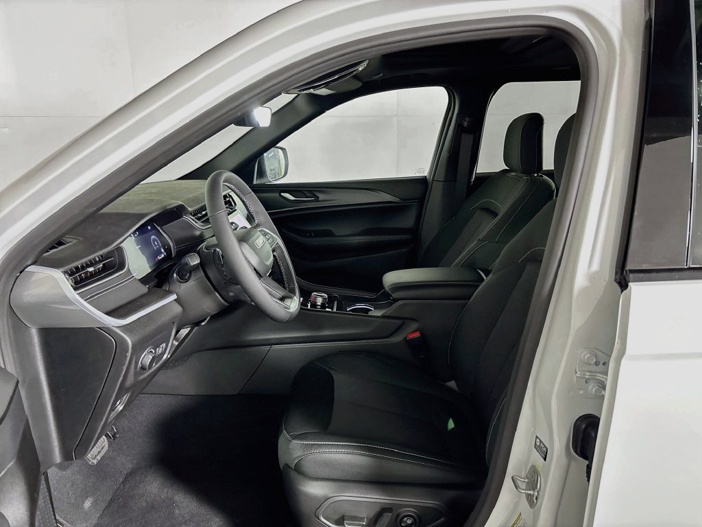 New 2027 Jeep Grand Cherokee Laredo X AWD/4WD image 11