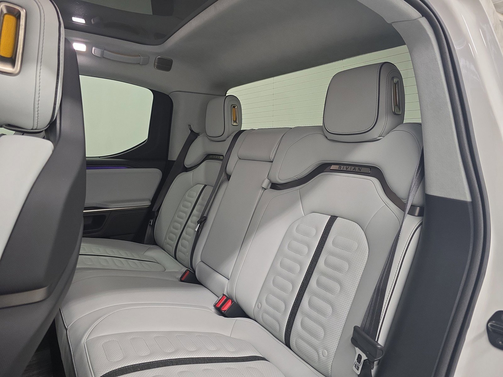 Used 2023 Rivian R1T Adventure AWD/4WD image 21