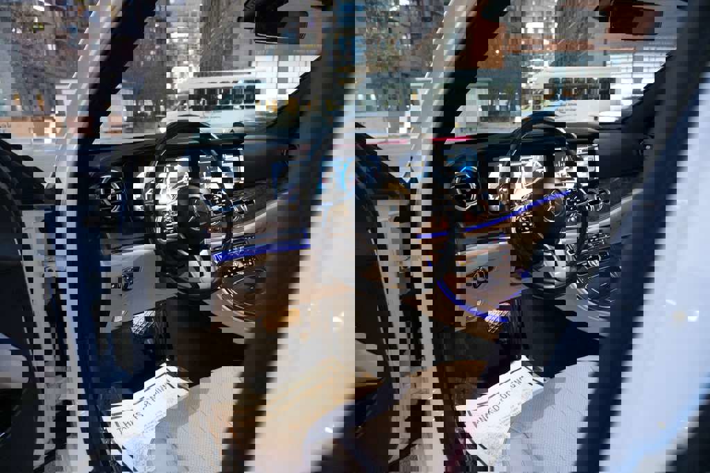 Used 2019 Mercedes-Benz E 300 4MATIC w/ Premium 1 Package image 15