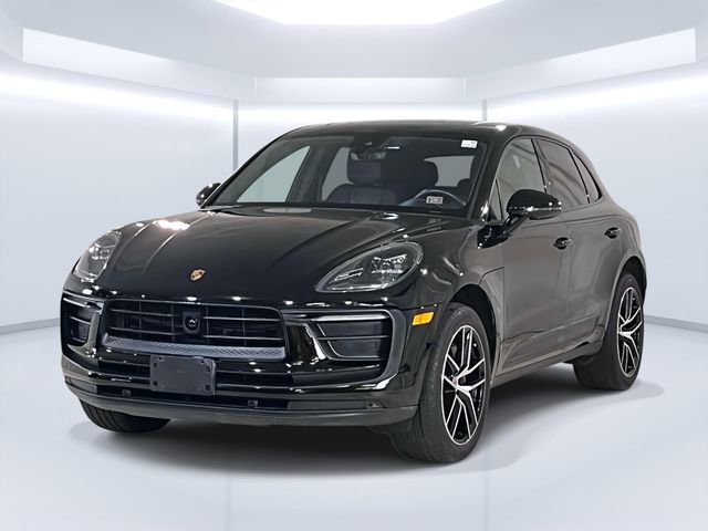 Certified 2023 Porsche Macan Turbo image 1