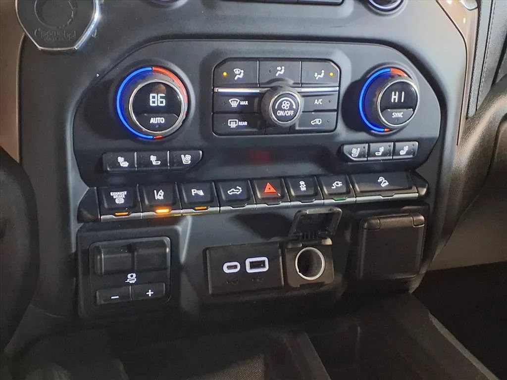Used 2023 Chevrolet Silverado 2500 High Country w/ Technology Package AWD/4WD image 20