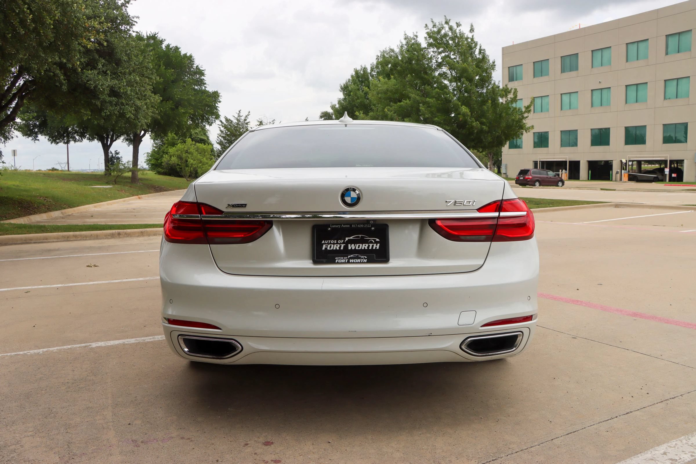 Used 2017 BMW 750i xDrive AWD/4WD image 6