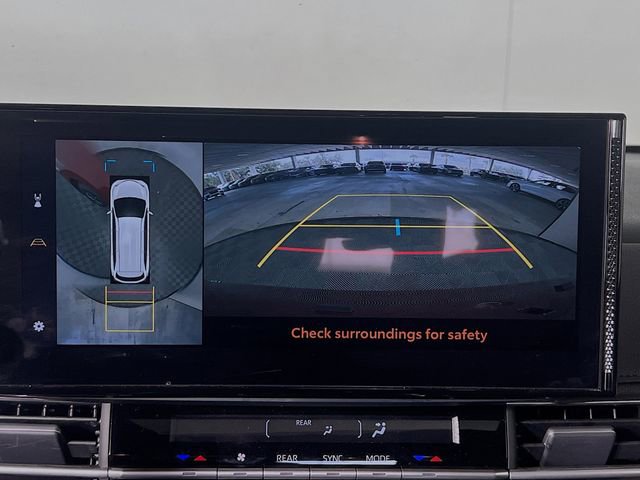 Used 2025 Toyota Sienna Platinum image 21