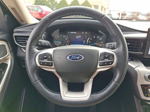 Certified 2021 Ford Explorer XLT w/ Equipment Group 202A image 16