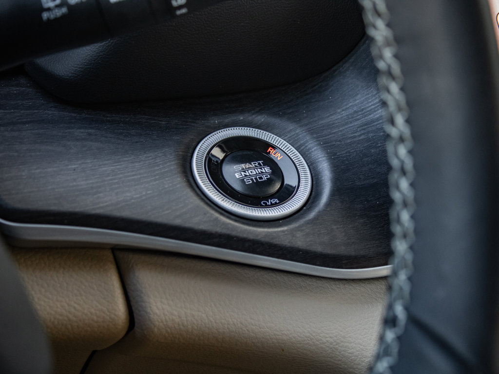 Used 2024 Jeep Grand Cherokee Limited image 31