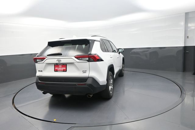 Used 2025 Toyota RAV4 XLE AWD/4WD image 61