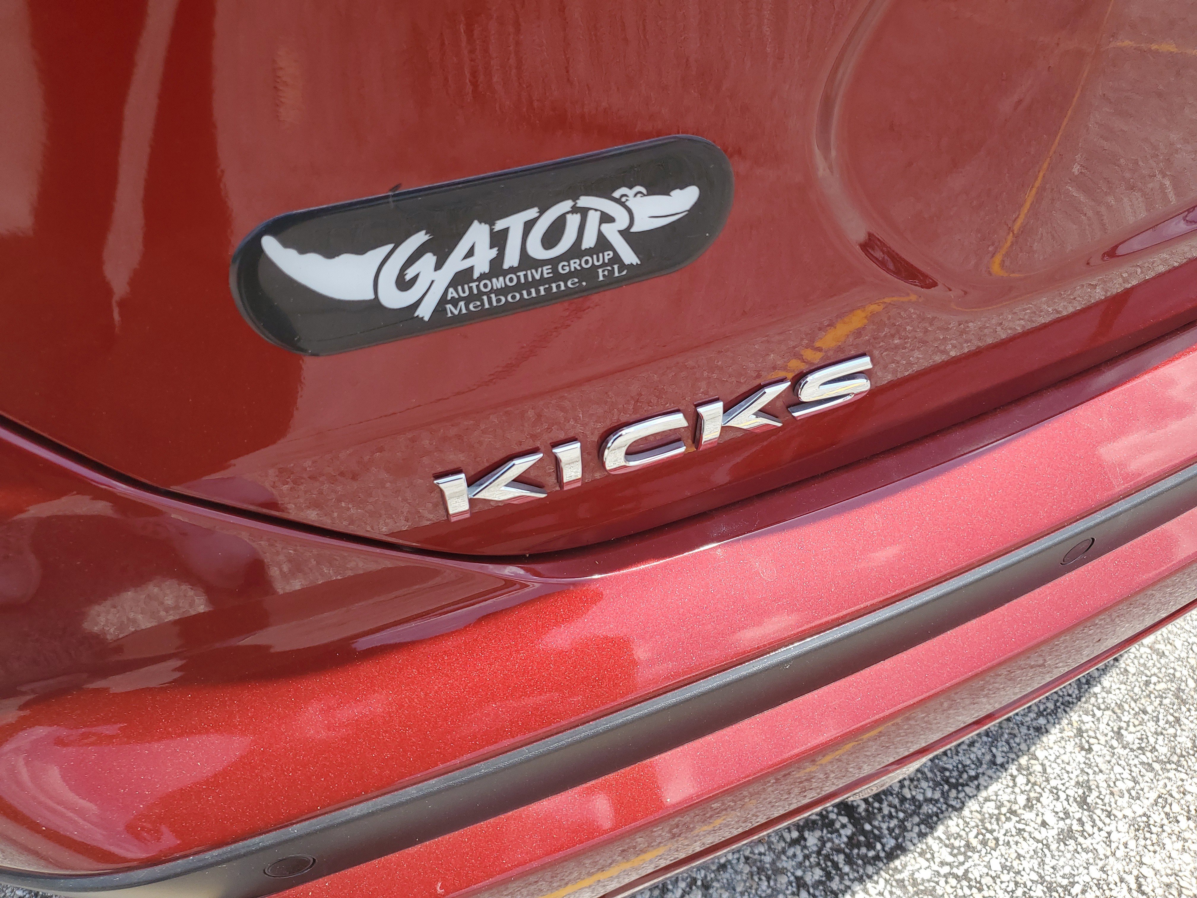 Used 2023 Nissan Kicks SV FWD image 7