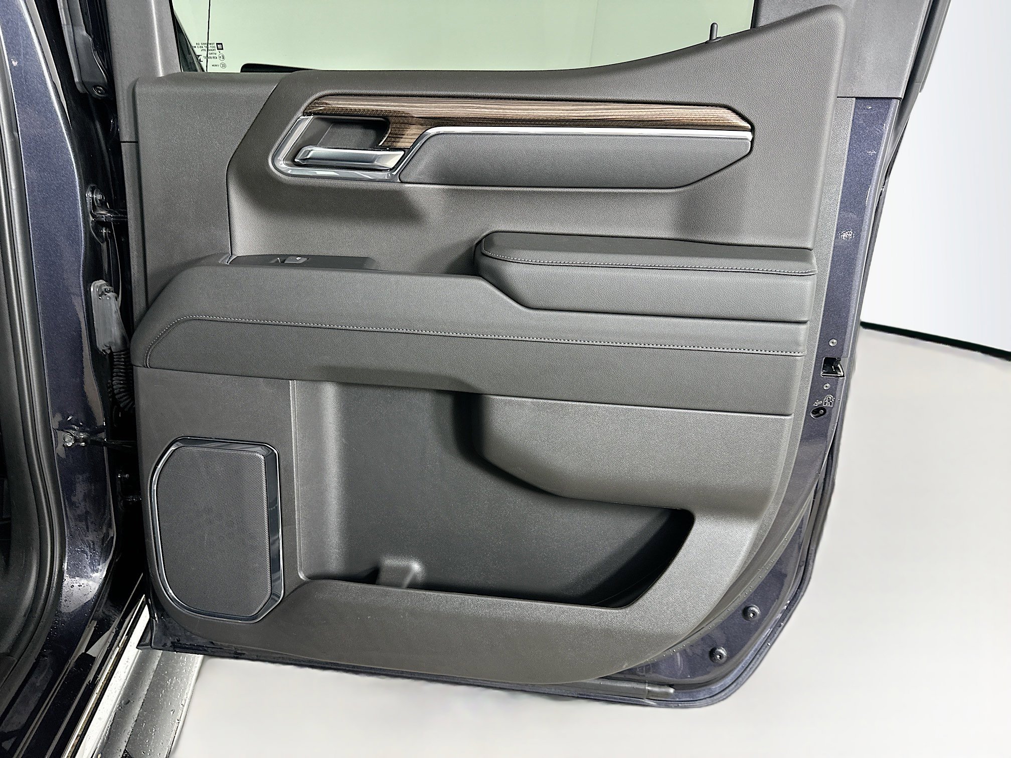 Used 2024 Chevrolet Silverado 1500 LT image 29