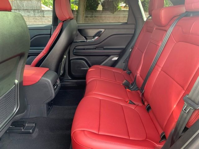 New 2025 Lincoln Corsair Reserve w/ Jet Appearance Package image 15