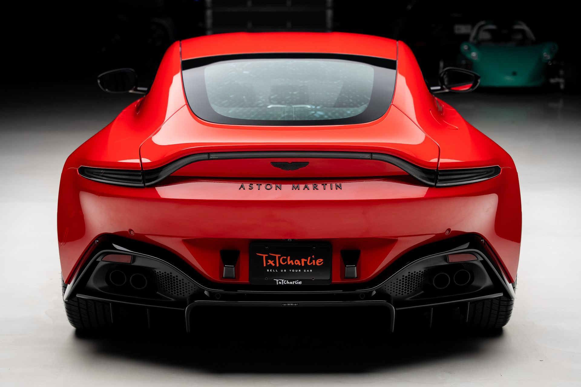 Used 2023 Aston Martin V8 Vantage Coupe RWD image 25