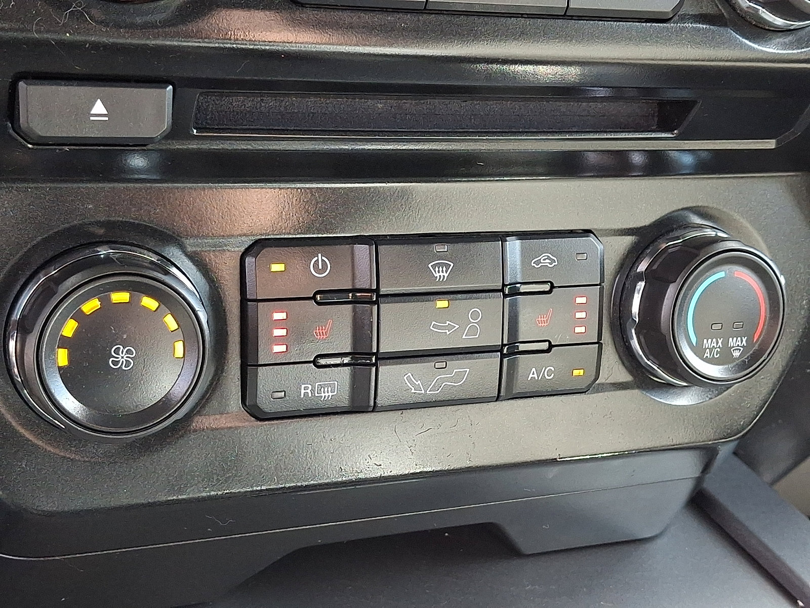 Used 2016 Ford F150 XLT w/ Equipment Group 302A Luxury image 16