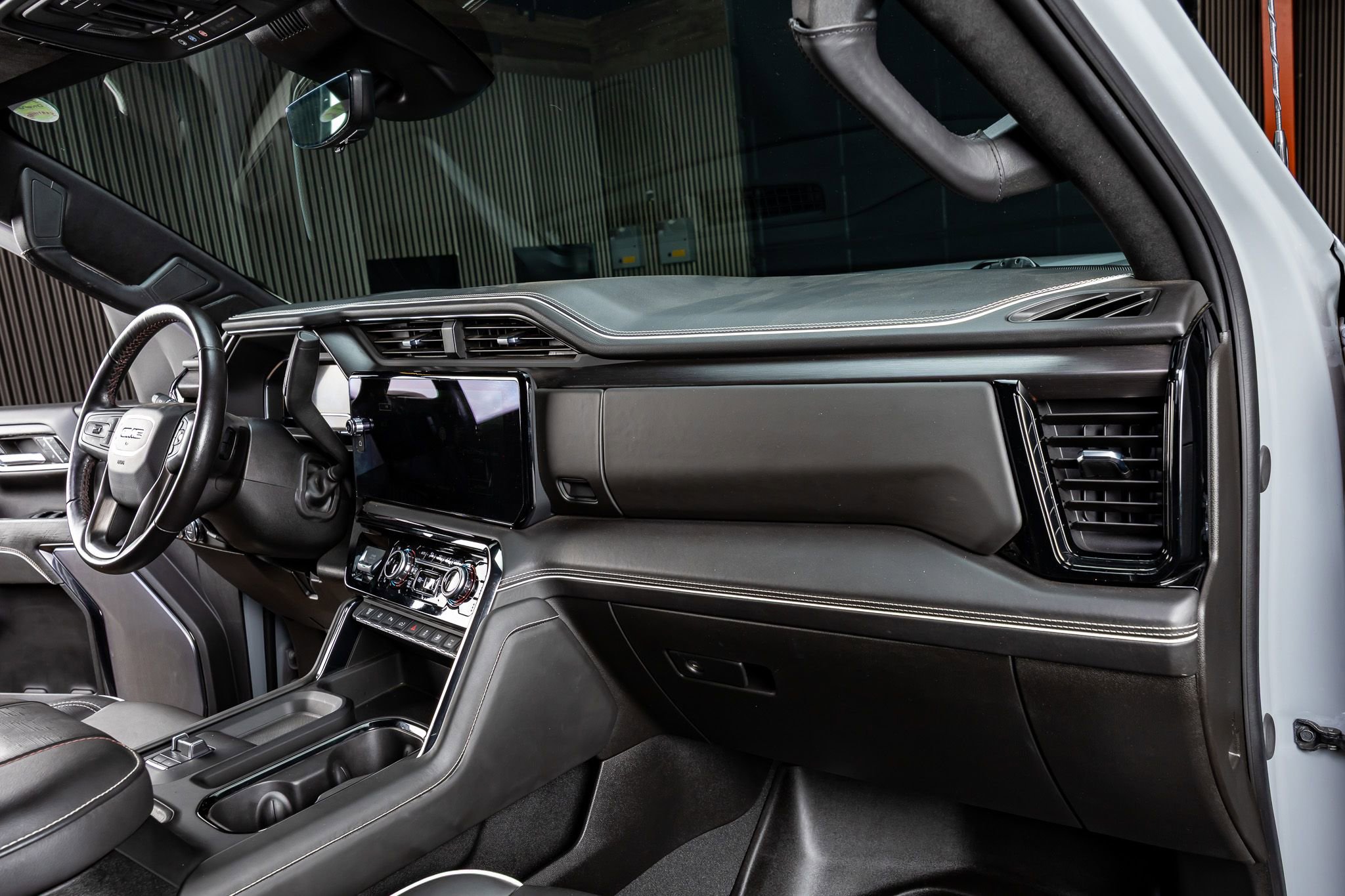 Used 2024 GMC Sierra 2500 AT4X image 18