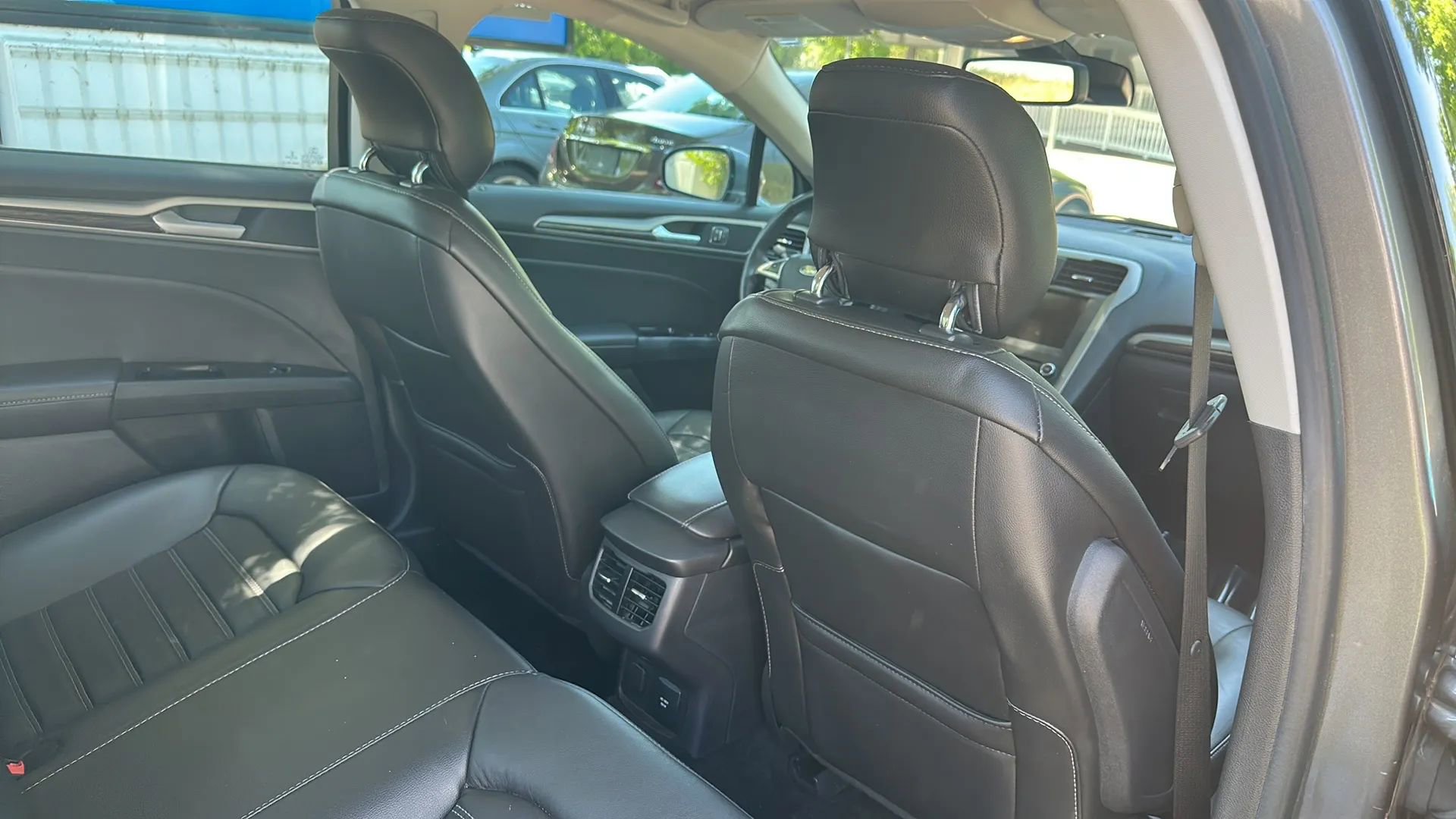 Used 2013 Ford Fusion SE FWD image 19