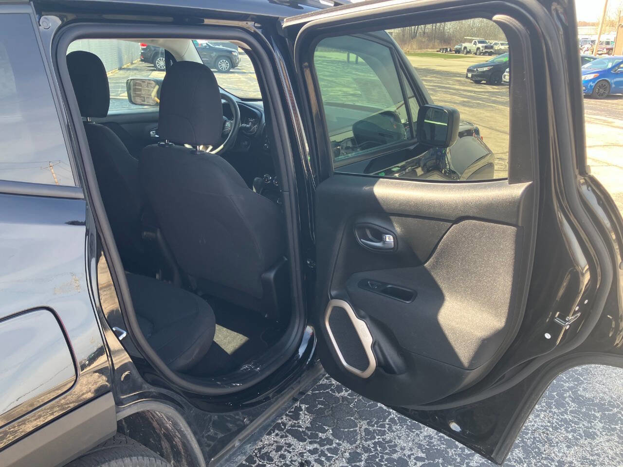 Used 2017 Jeep Renegade Sport w/ Power & Air Group image 15