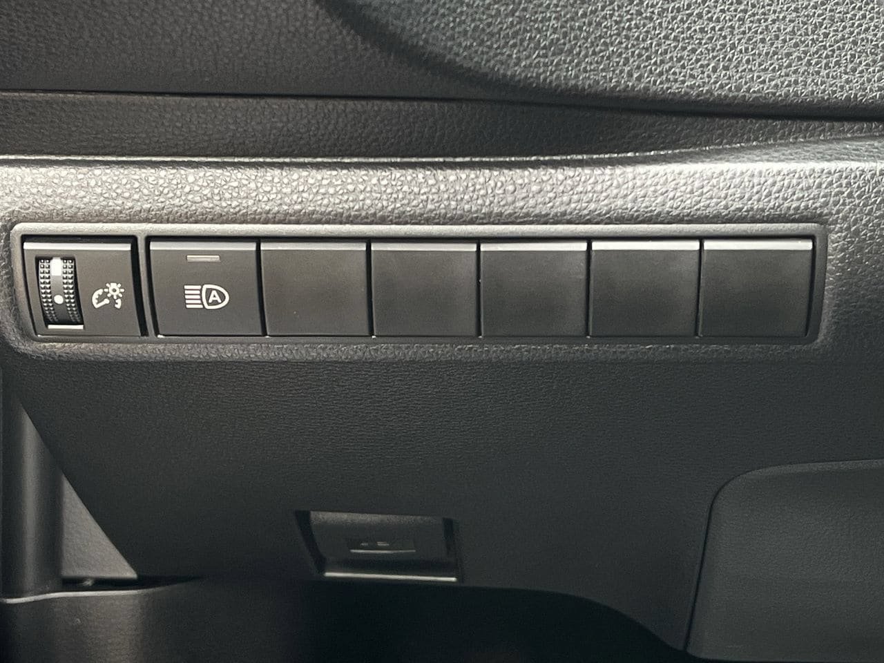 Used 2025 Toyota Corolla SE FWD image 20