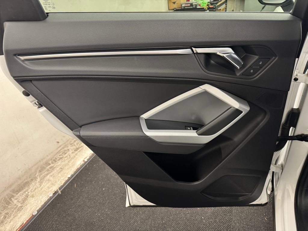 Used 2021 Audi Q3 2.0T Premium image 16