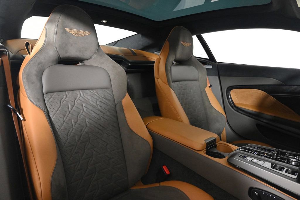 Used 2025 Aston Martin Vanquish image 21