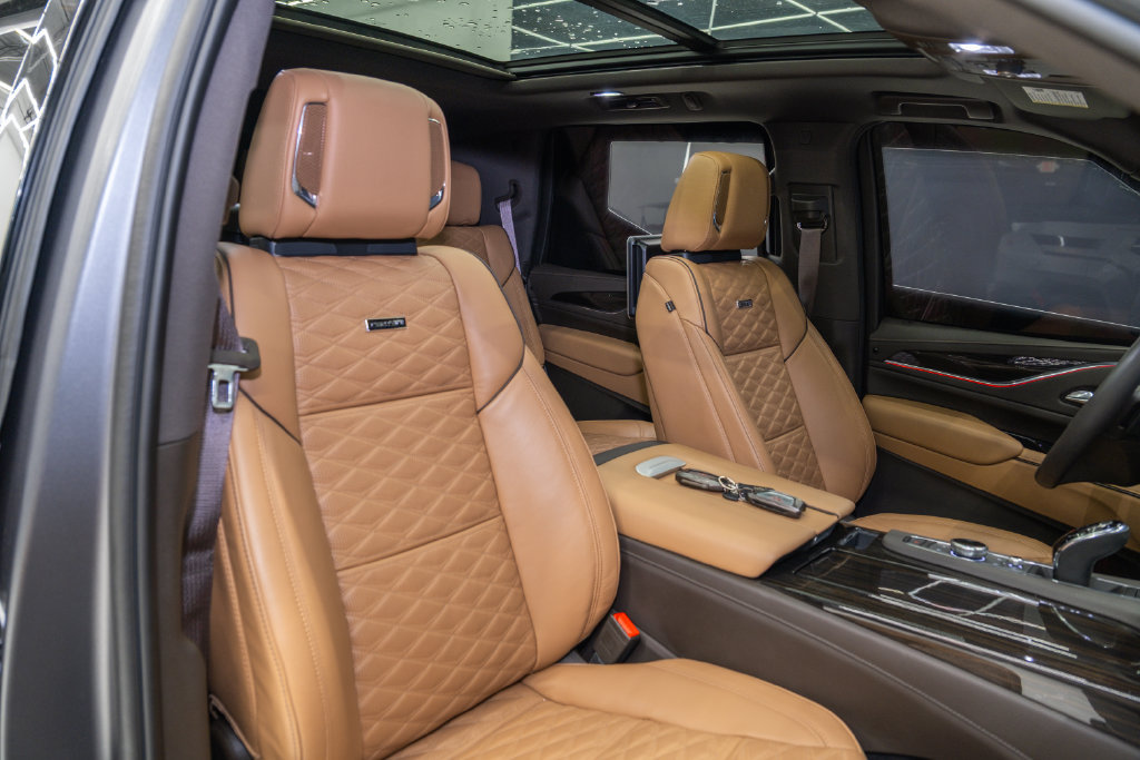 Used 2024 Cadillac Escalade Premium Luxury AWD/4WD image 50