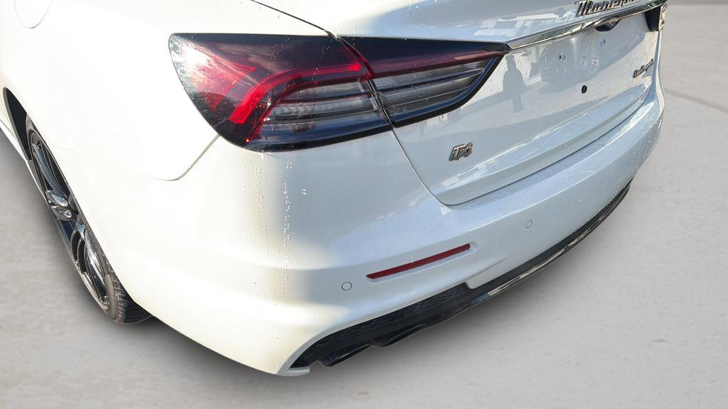 Used 2022 Maserati Quattroporte Modena Q4 image 12