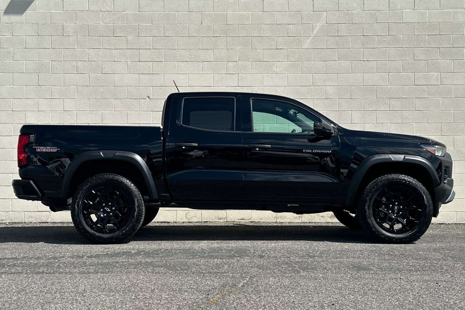 Used 2026 Chevrolet Colorado Trail Boss AWD/4WD image 3