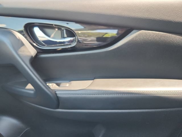 Used 2022 Nissan Rogue Sport SL AWD/4WD image 16