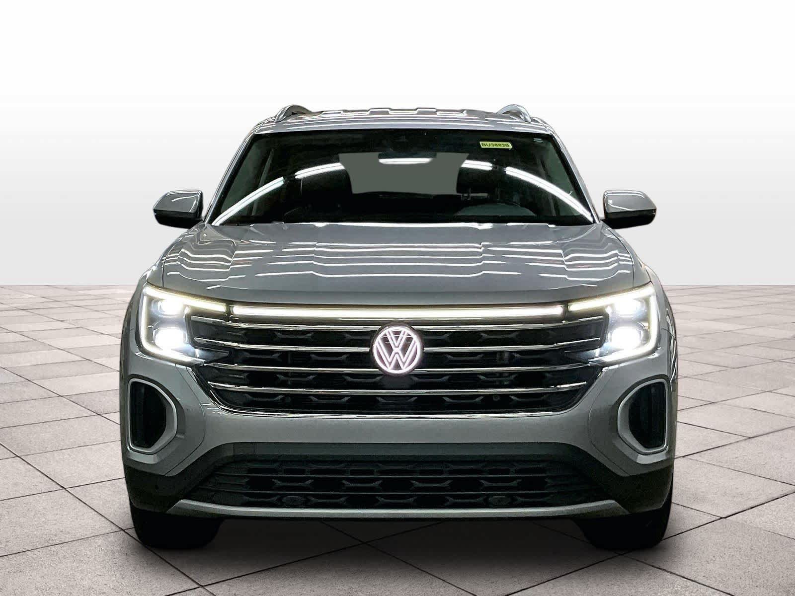 Used 2024 Volkswagen Atlas SE AWD/4WD image 3