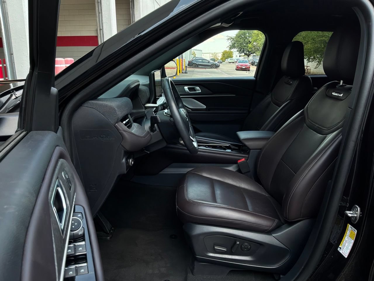 Used 2026 Ford Explorer Platinum AWD/4WD image 12