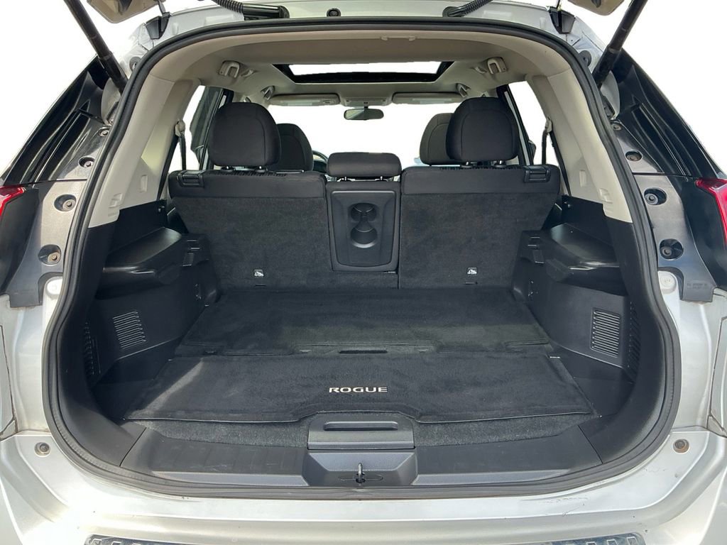 Used 2017 Nissan Rogue SV FWD image 24