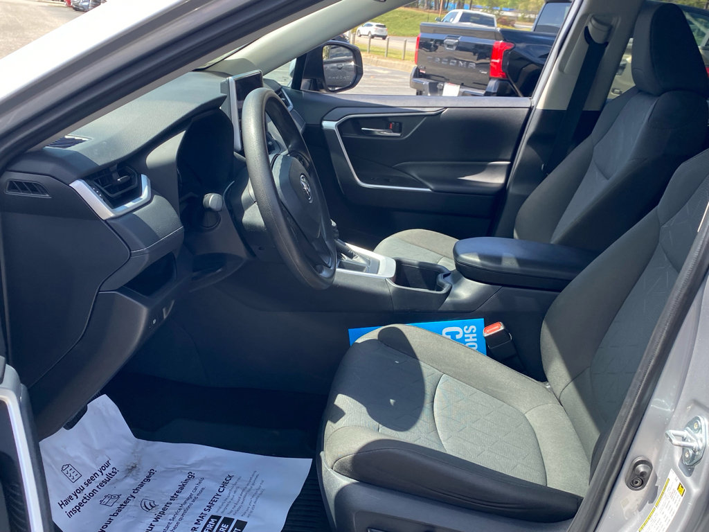 Used 2024 Toyota RAV4 XLE image 5