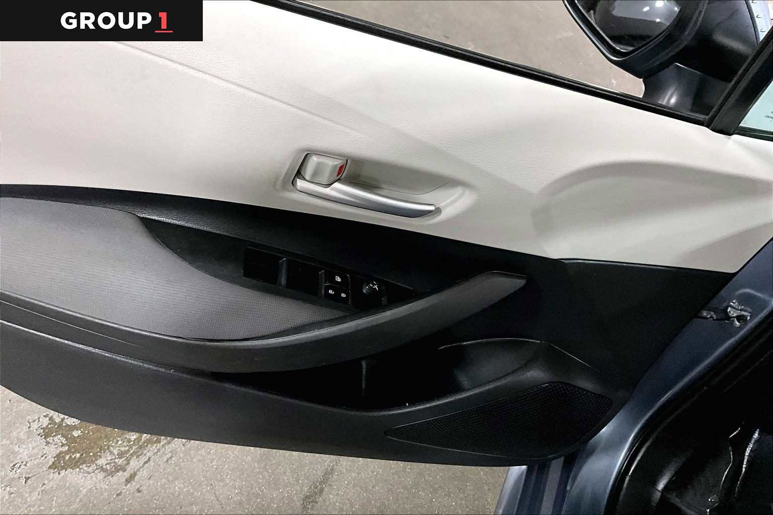 Used 2021 Toyota Corolla LE FWD image 36