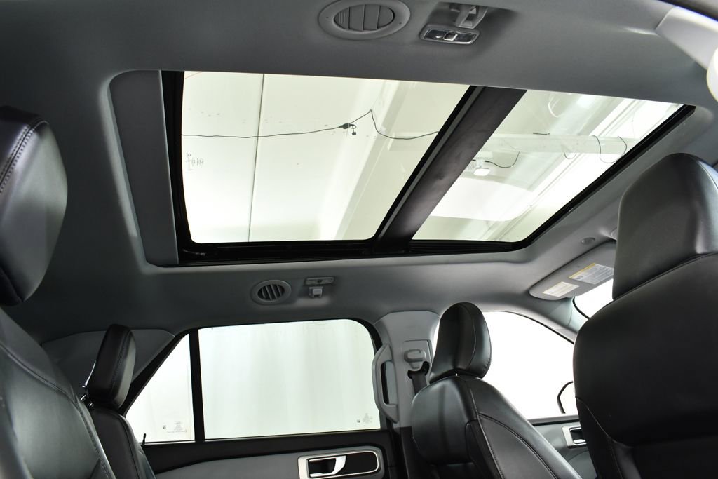 Used 2023 Ford Explorer XLT w/ Equipment Group 202A image 18
