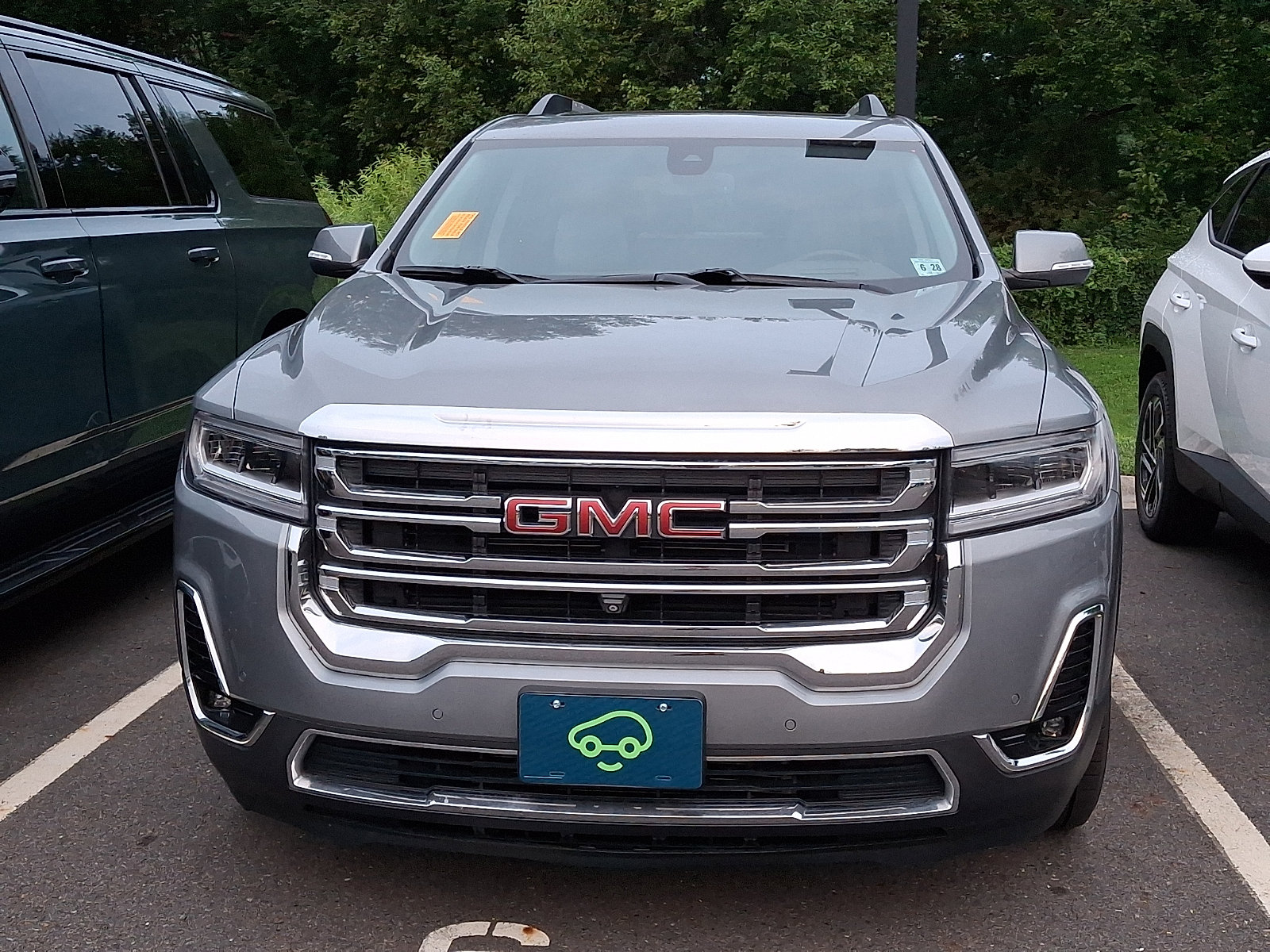Certified 2023 GMC Acadia SLT w/ Technology Package AWD/4WD image 3