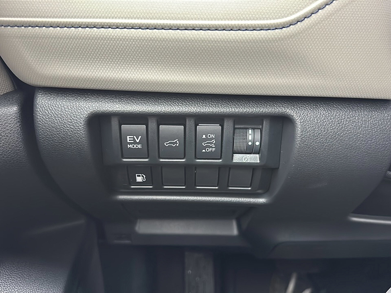 Certified 2025 Subaru Forester Limited w/ Protection Package (1PH) image 33