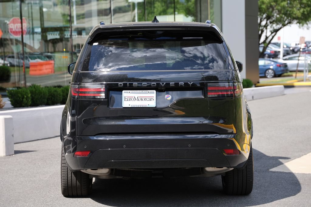 Used 2025 Land Rover Discovery Dynamic SE AWD/4WD image 3
