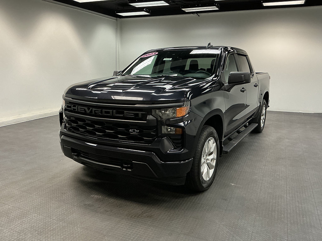 Used 2023 Chevrolet Silverado 1500 Custom w/ LPO, Dark Essentials Package AWD/4WD image 1