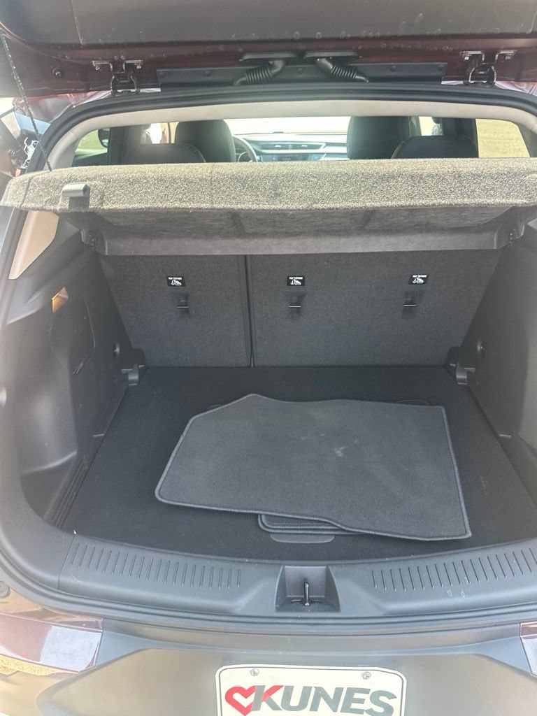 Used 2023 Buick Encore GX Preferred w/ Cold Weather Comfort Package FWD image 21